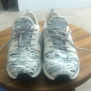 NEW SKECHERS BOBS SNEAKERS